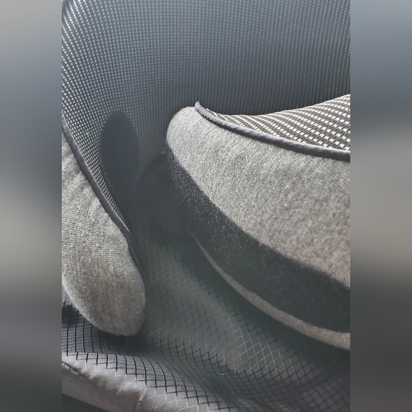 Neck Pillow with Carry Bag - Picture 6 of 8